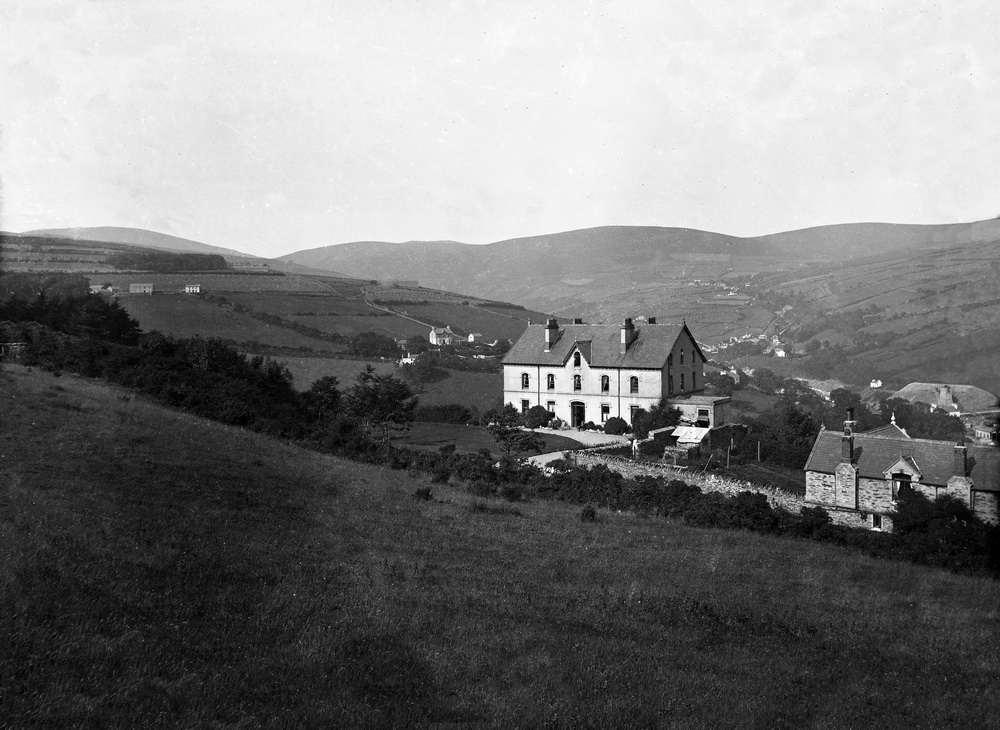 Axnfell House back in the days when there were no trees around it.