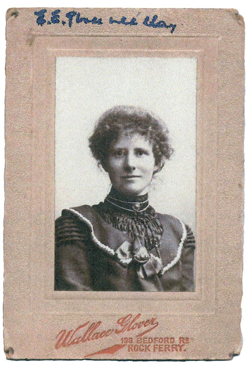Edith Ethel Glover nee Clay, Aged about 29, photograph taken about the time of her marriage.